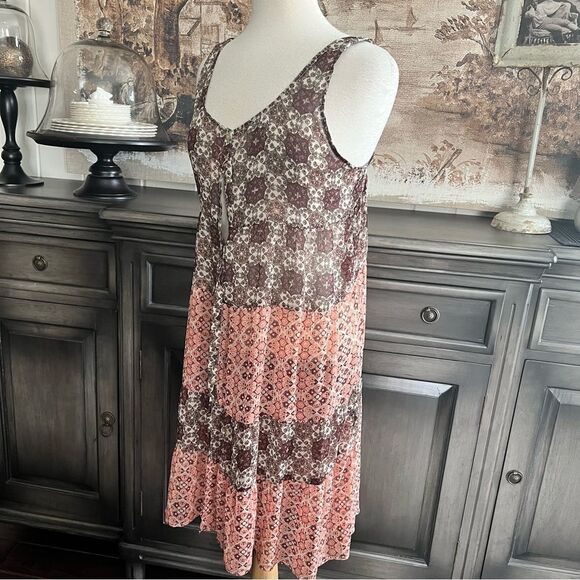 Multicolored Tiered Midi Sundress with V-Neck
Size XL - Picture 2 of 8